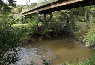 Waiharakeke Stream at Stringers Road Bridge