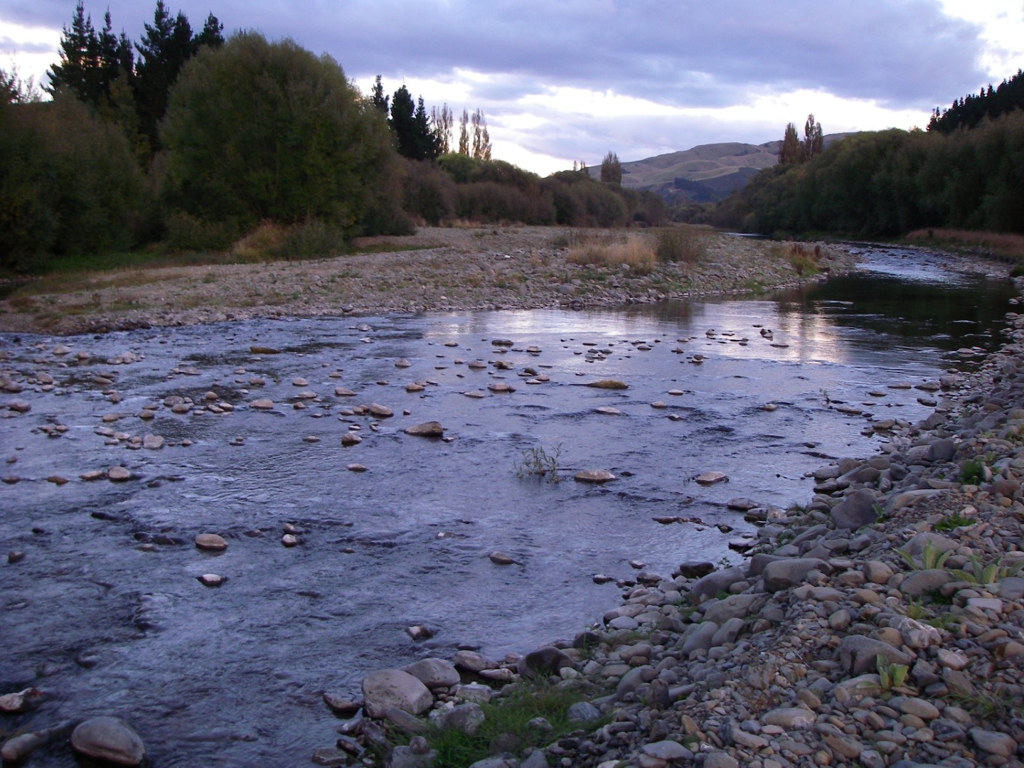 pareora river at parerora huts is a small hut community beside